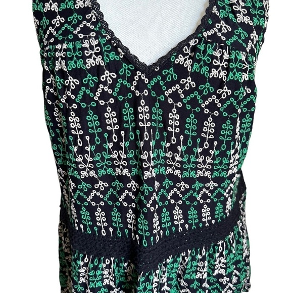 ANTHROPOLOGIE Maeve Cammie Embroidered Eyelet Peplum Tank Top Size Medium - Picture 6 of 17